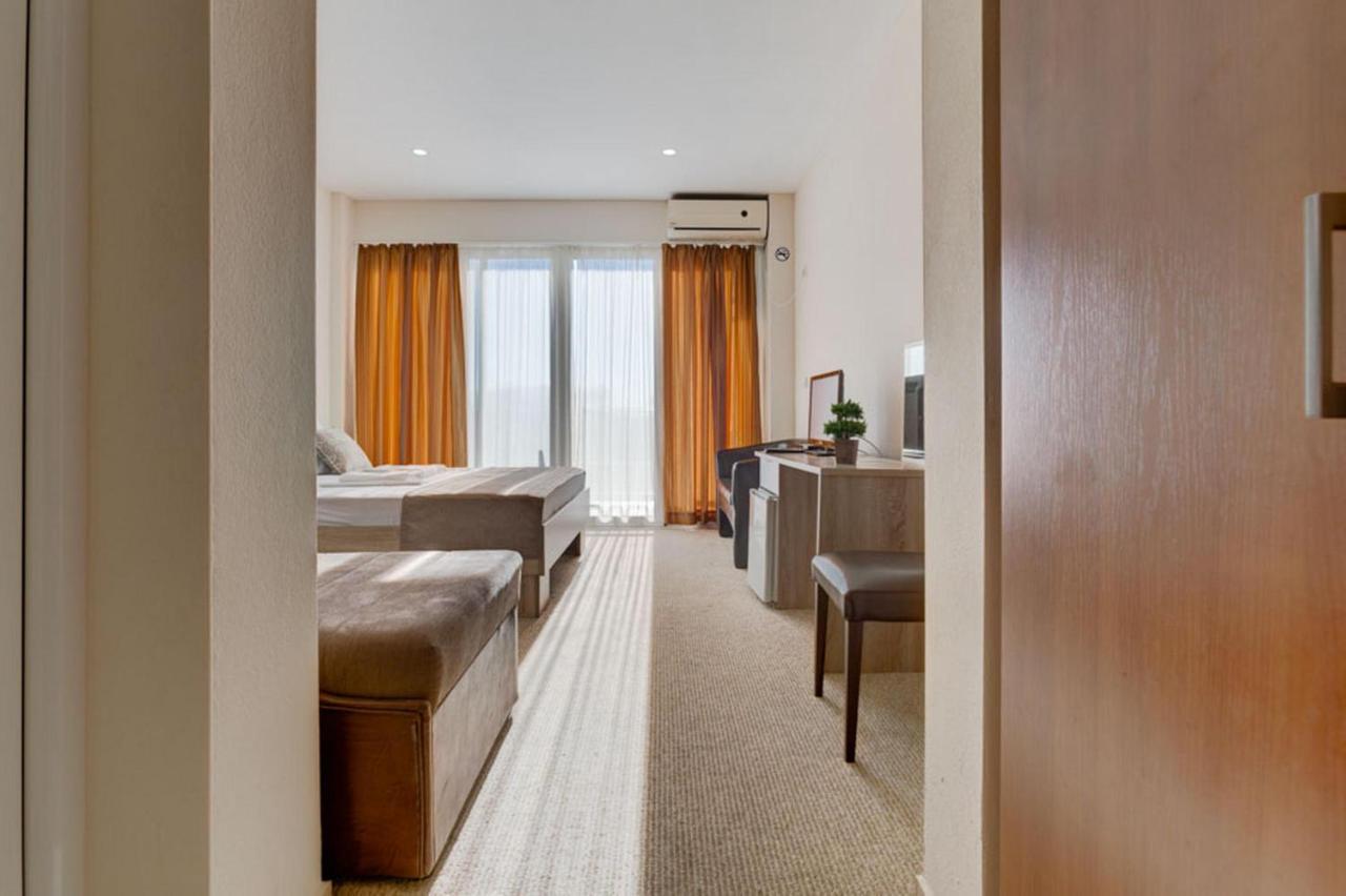 Hotel Zan ウルツィニ エクステリア 写真