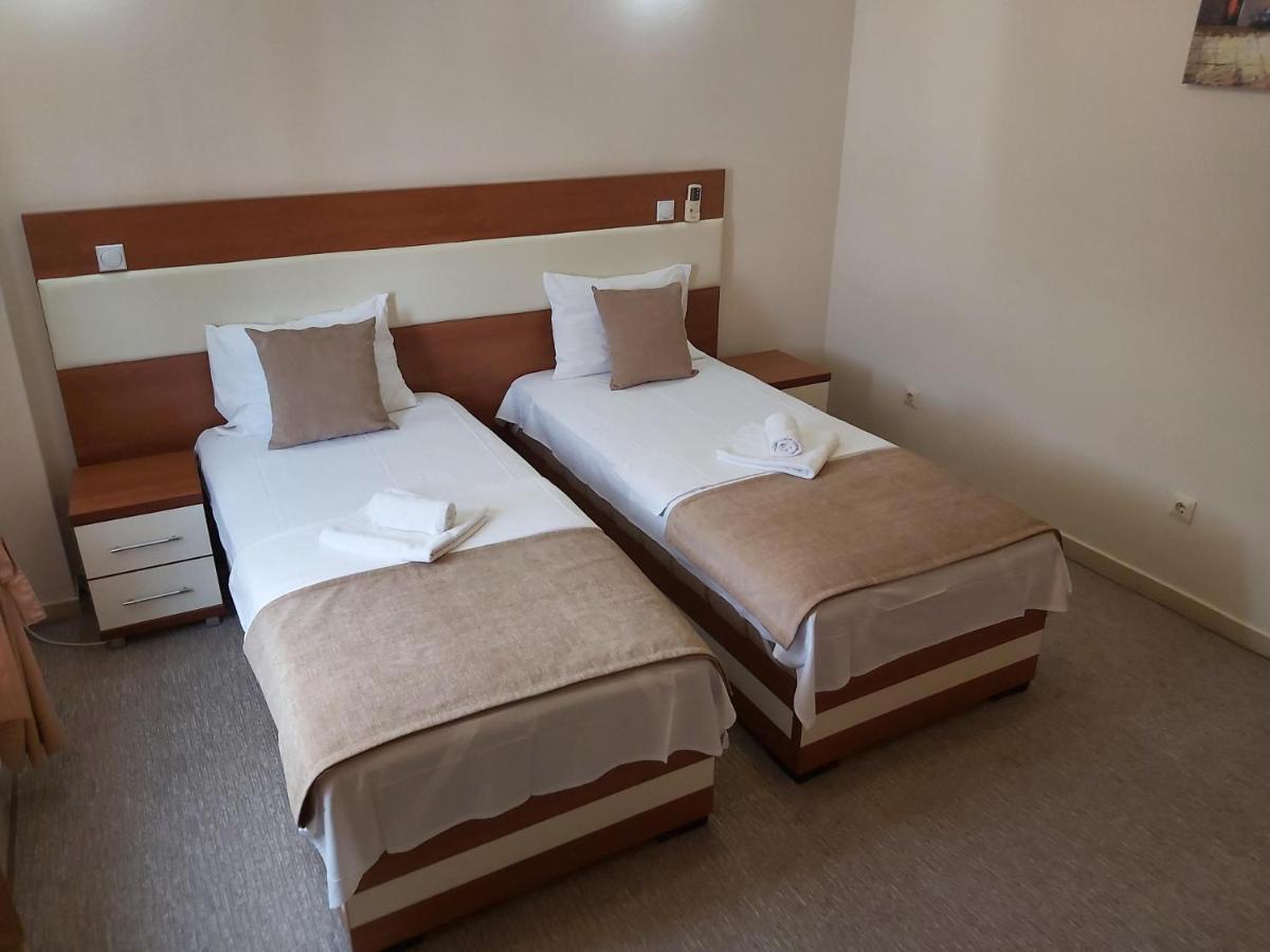 Hotel Zan ウルツィニ エクステリア 写真