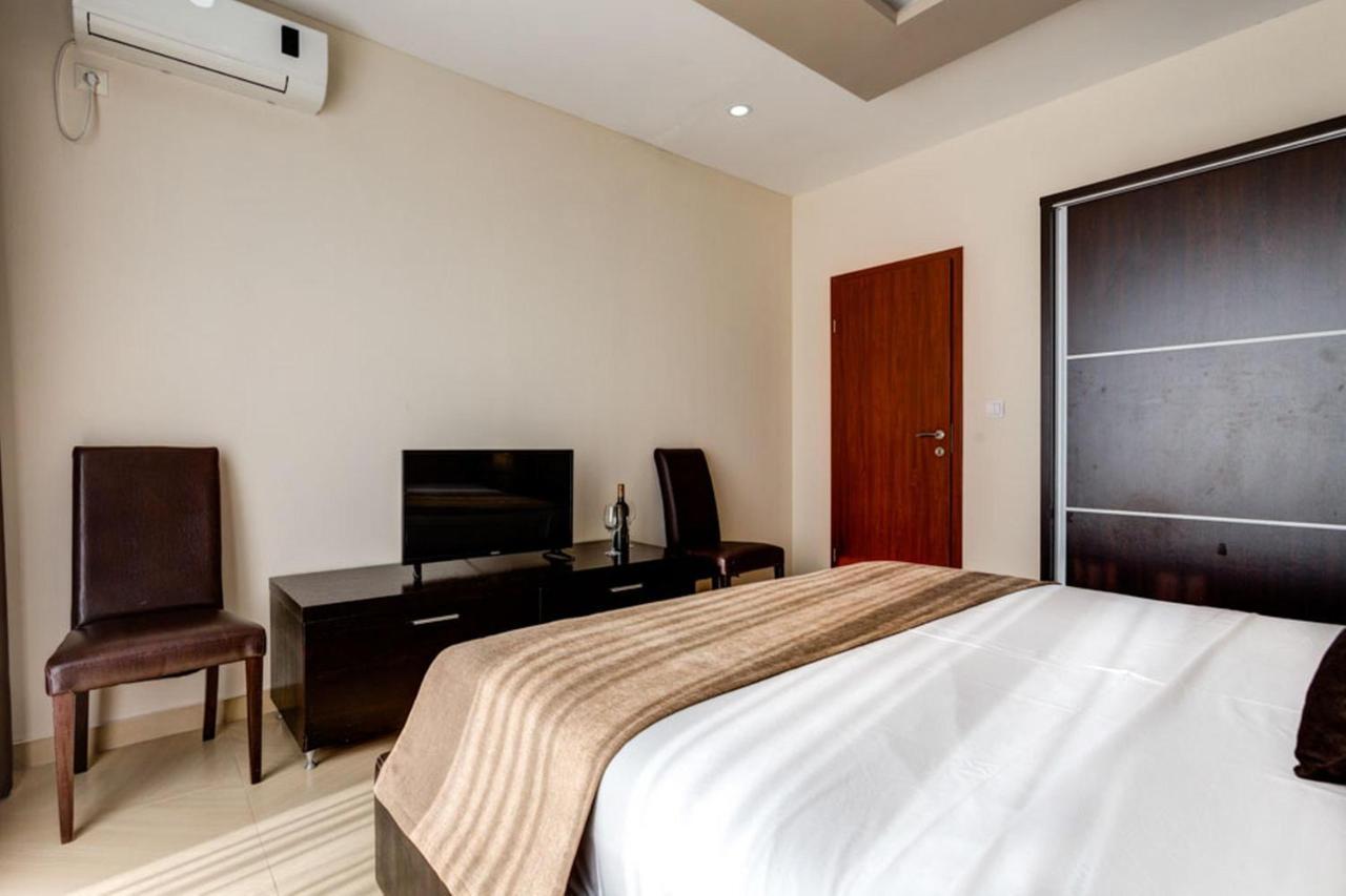 Hotel Zan ウルツィニ エクステリア 写真